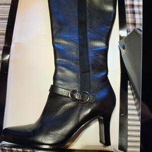 Women’s dress boots